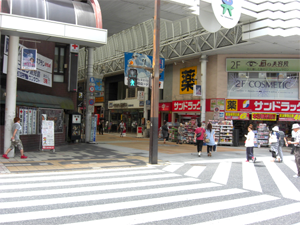 �������s���̂̓��̂�Q